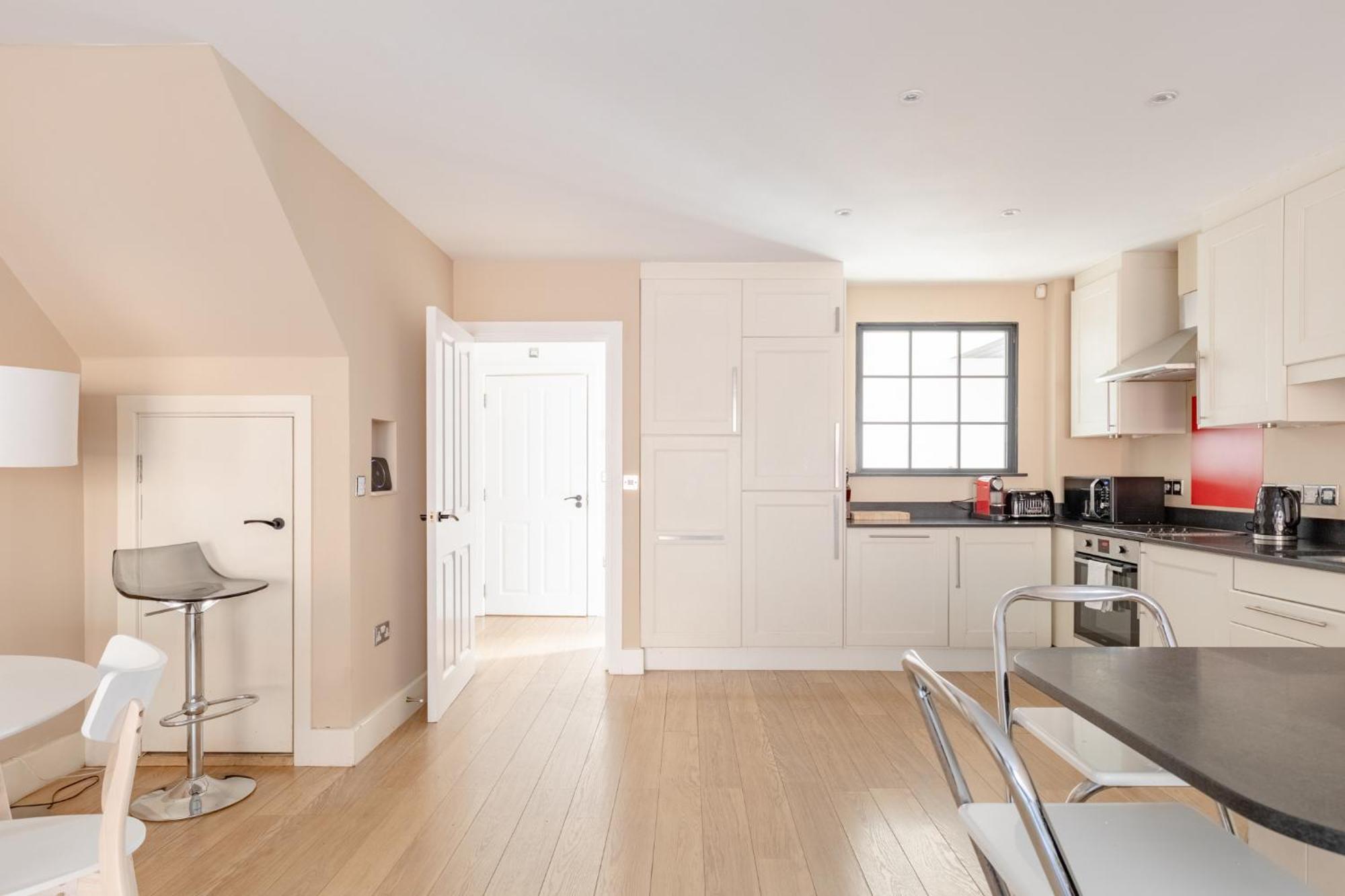 Stunningly Spacious 4bd Clapham North * Londres