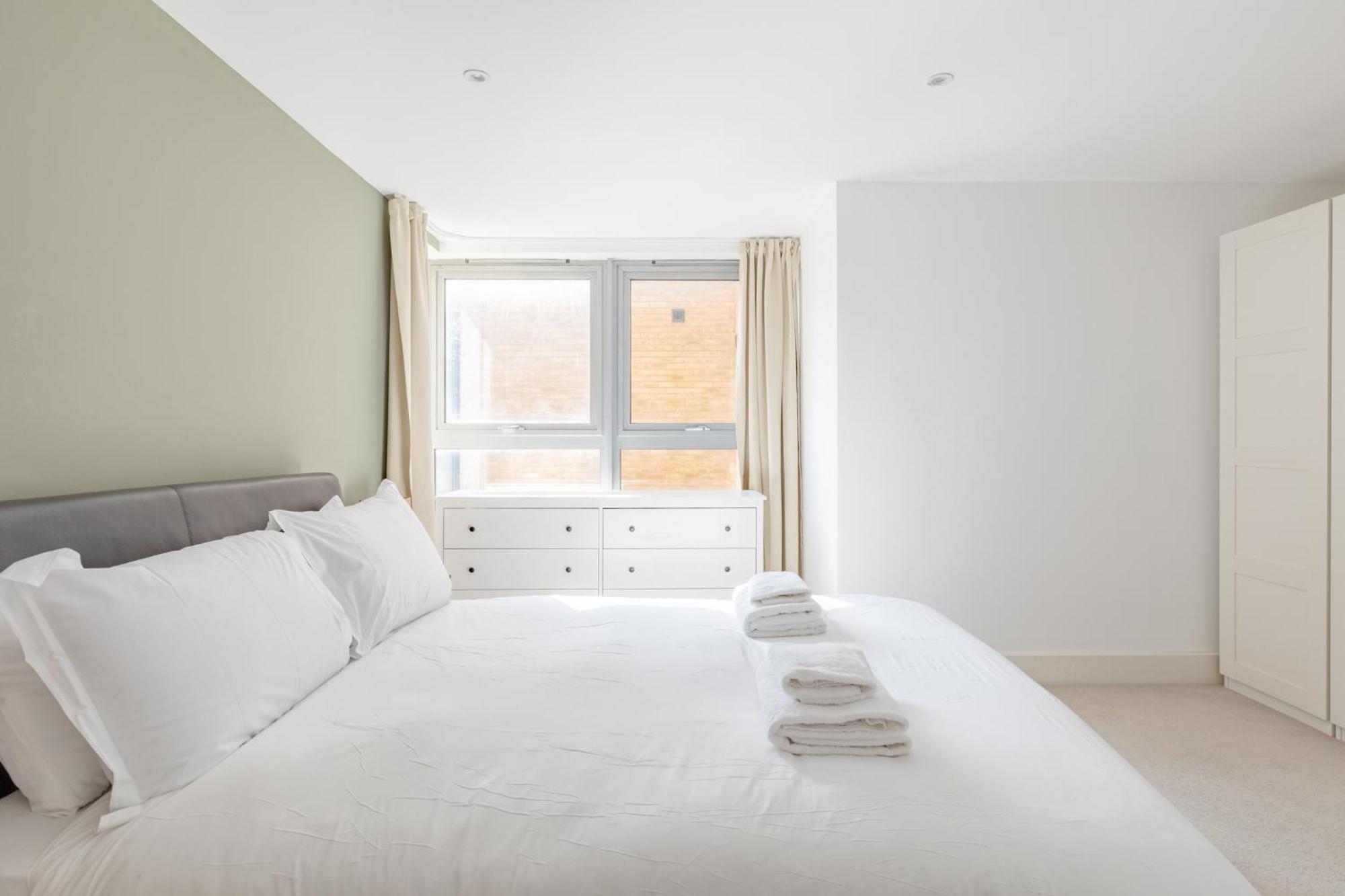Stunningly Spacious 4bd Clapham North Londres