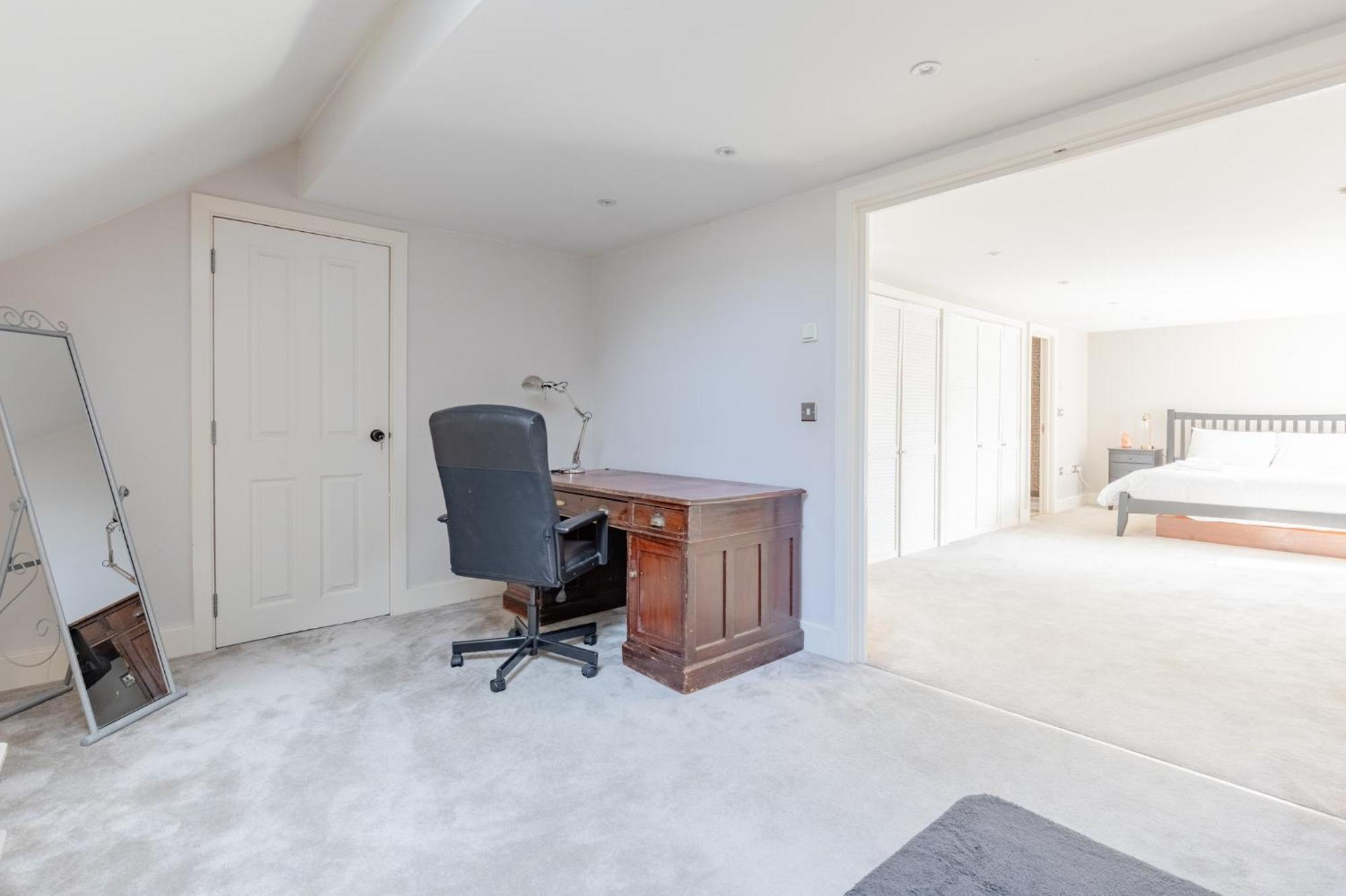 Stunningly Spacious 4bd Clapham North Apartamento Londres