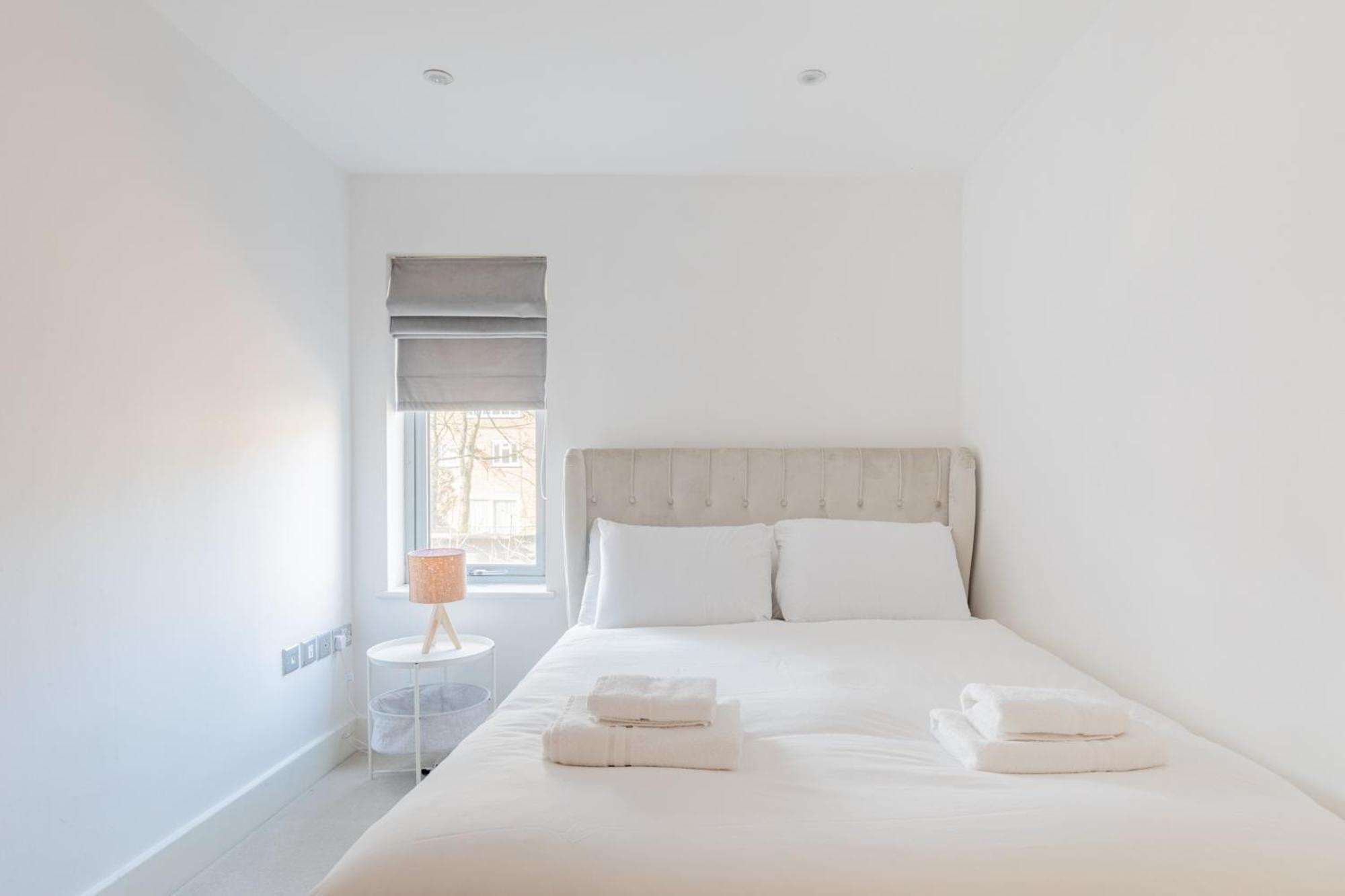 Stunningly Spacious 4bd Clapham North Apartamento Londres