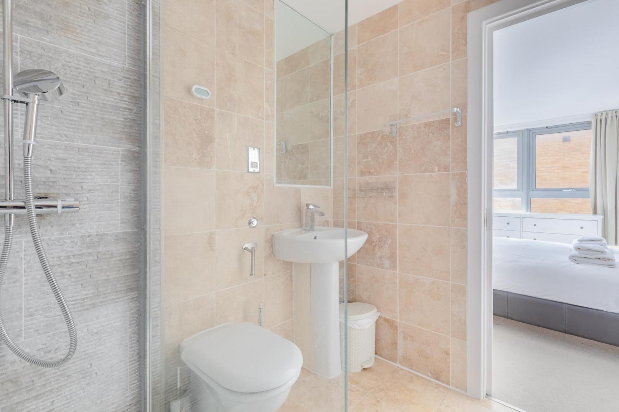 Stunningly Spacious 4bd Clapham North Londres