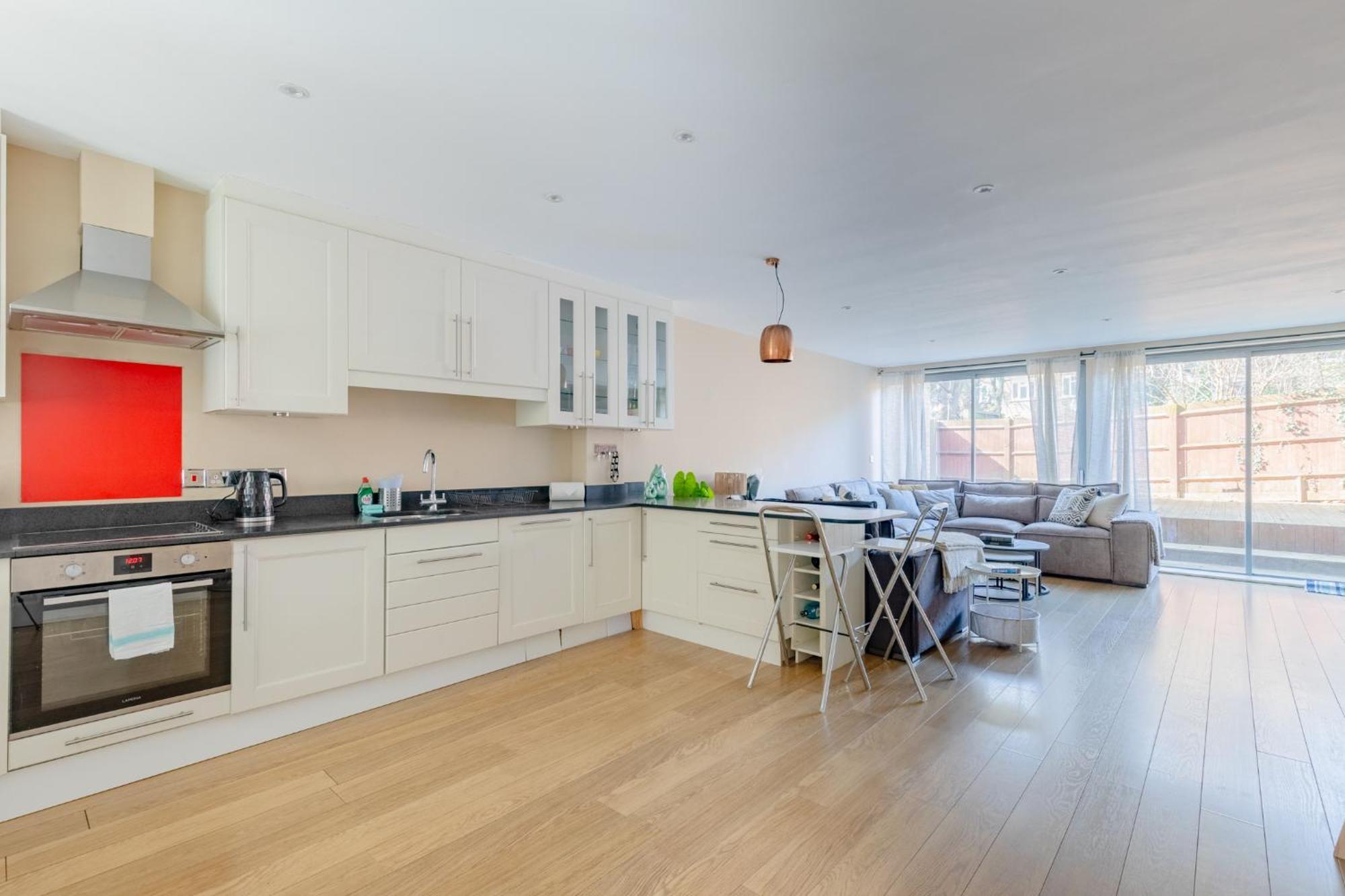 Stunningly Spacious 4bd Clapham North Londres