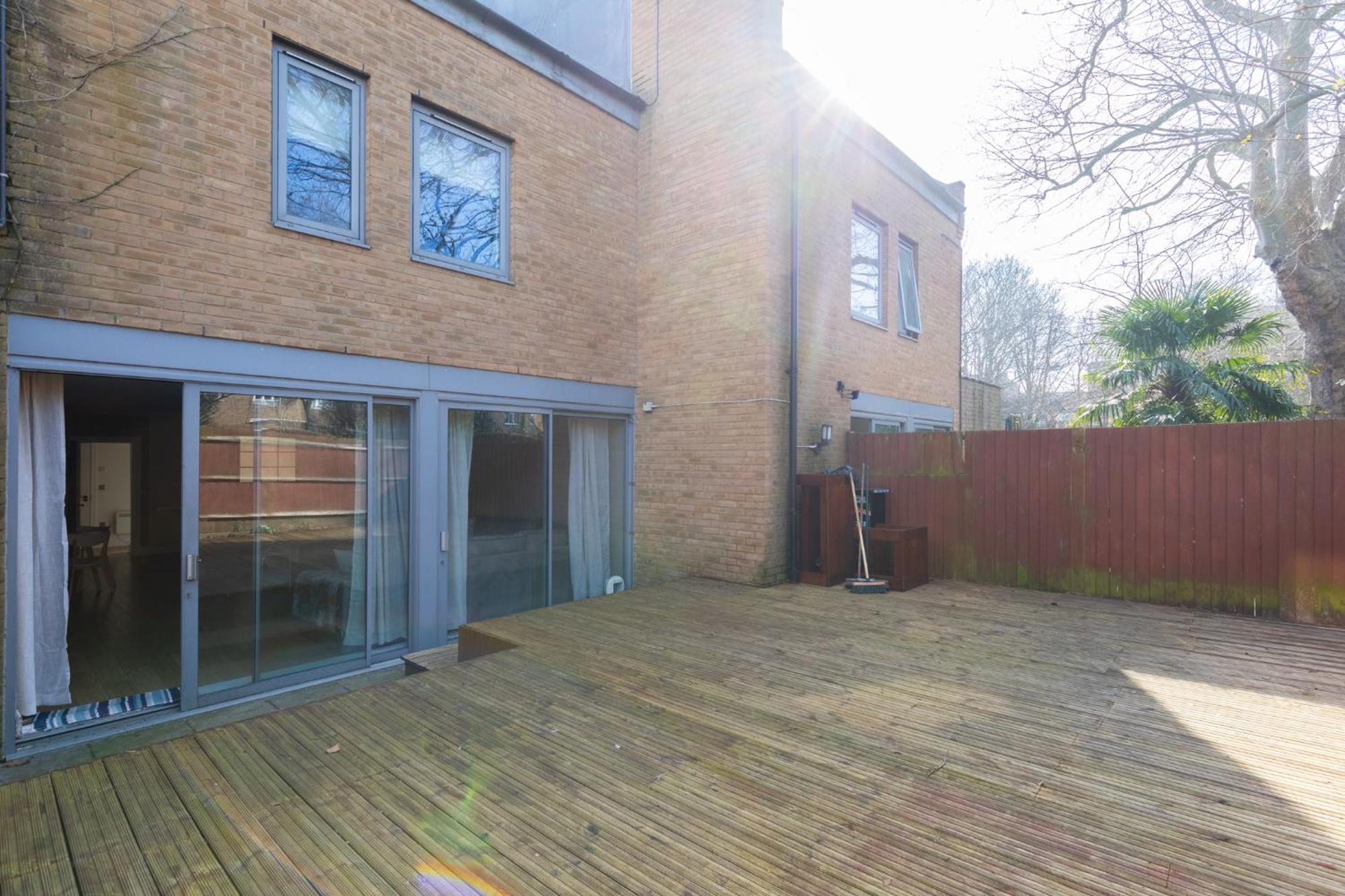 Stunningly Spacious 4bd Clapham North Apartamento Londres